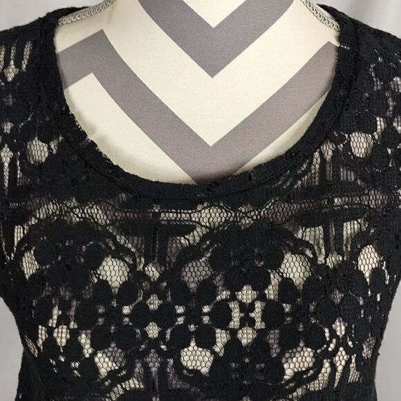 Abercrombie & Fitch Black Lace Cropped Top - Picture 2 of 6